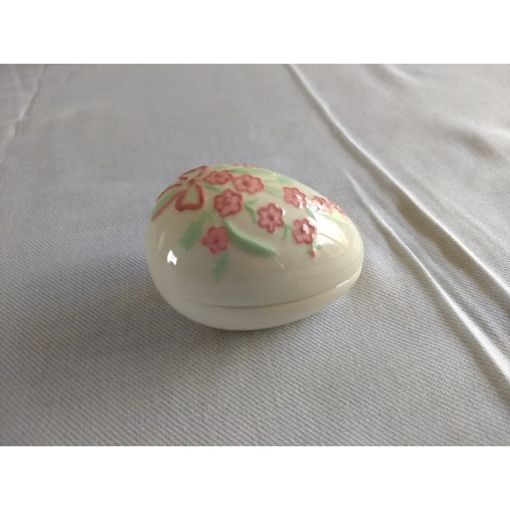 2 Bunny Knobler Japan Stainless Spreader Knives + Ceramic Egg Trinket Box Floral